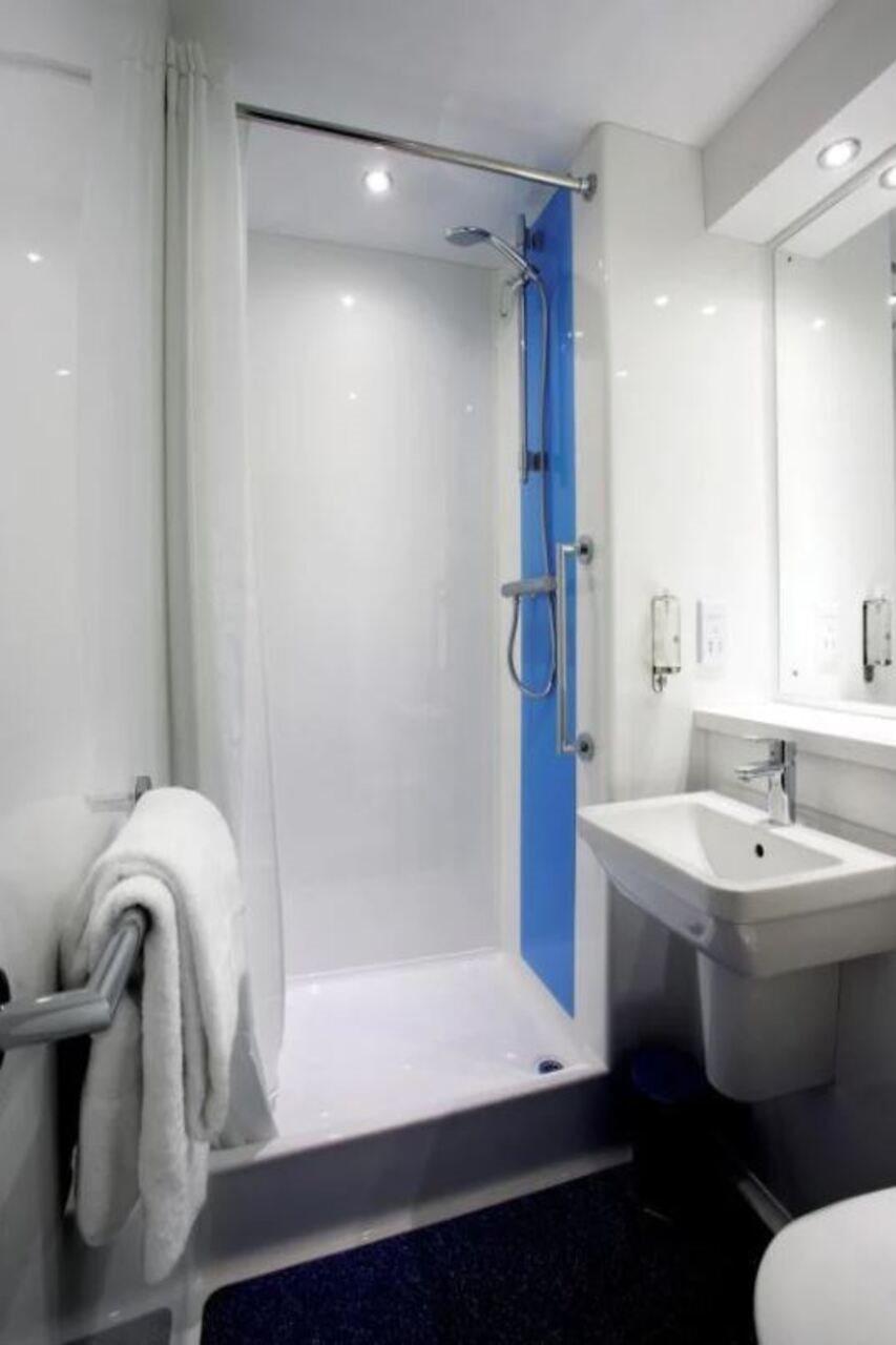 Travelodge London Barking 外观 照片